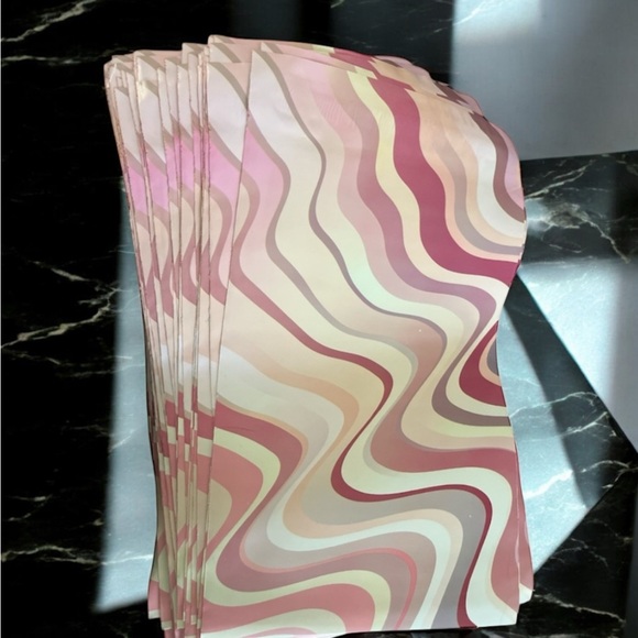 20 Count Source Unknown 6x9 Pink and Cream Wavy Pattern Envelopes - Picture 1 of 2
